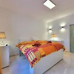 Another Day In Paradise Apartment *